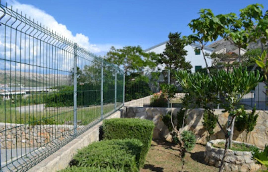 פג Apartment Lora מראה חיצוני תמונה